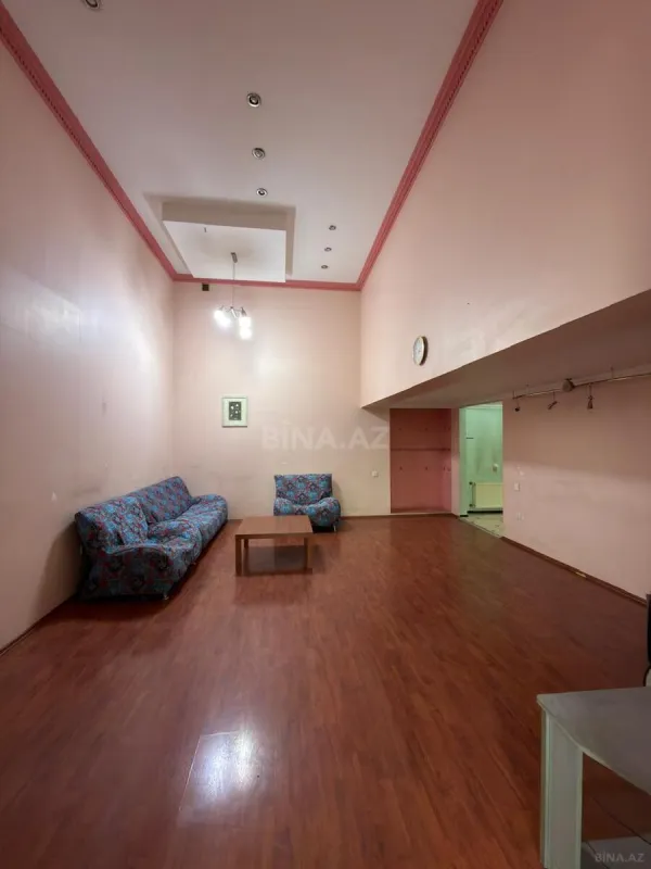 Satılır 4 otaqlı mənzil 110 m²