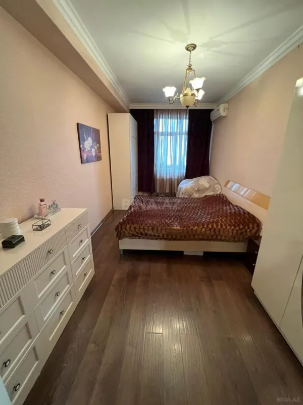 Satılır 2 otaqlı mənzil 95 m²