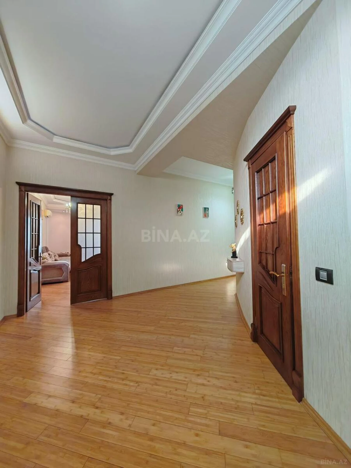Kirayə verilir 2 otaqlı mənzil 150 m²