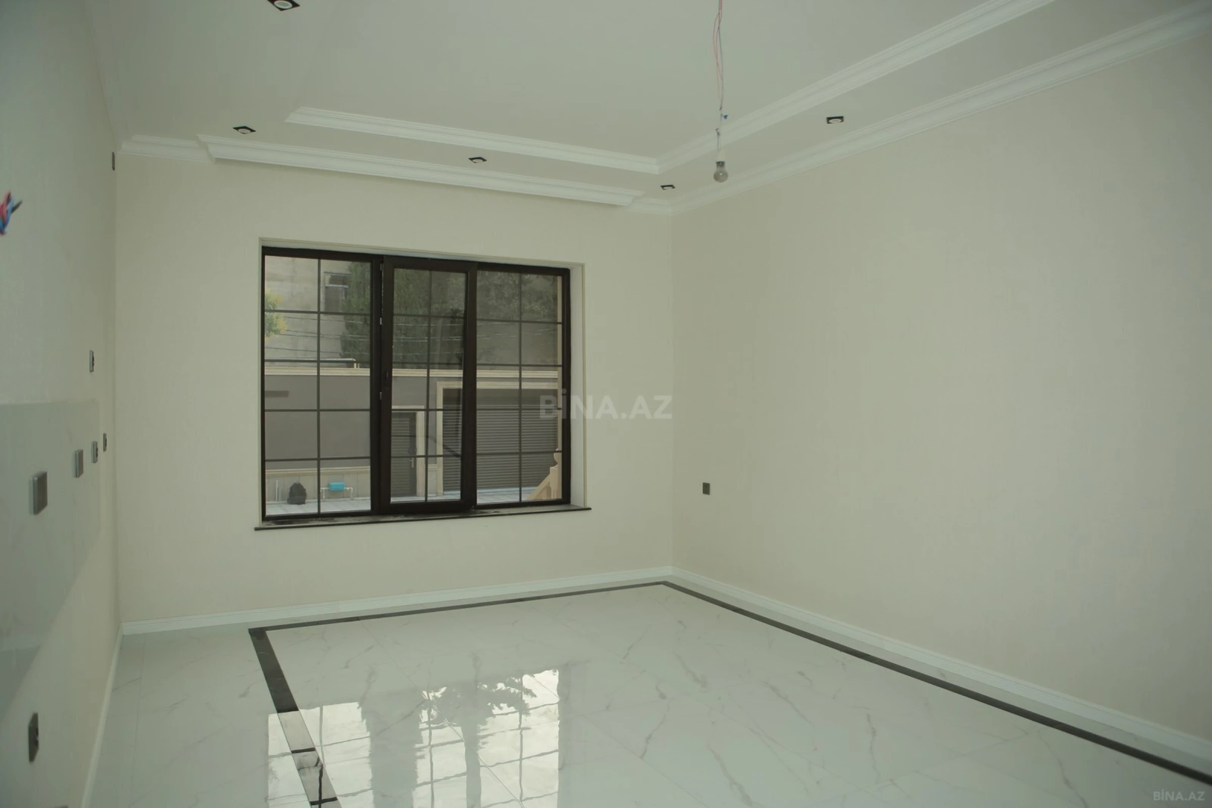 Satılır 6 otaqlı həyət evi 375 m²