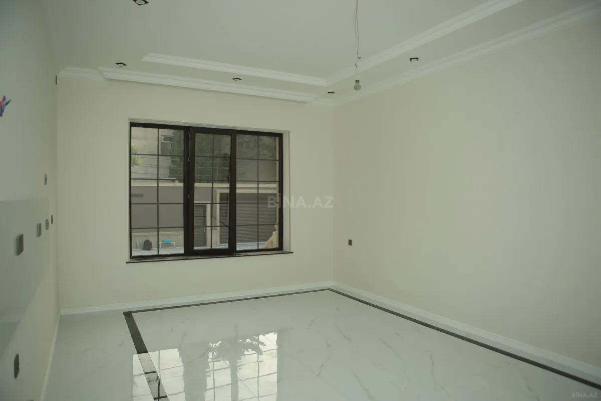 Satılır 6 otaqlı həyət evi 375 m²