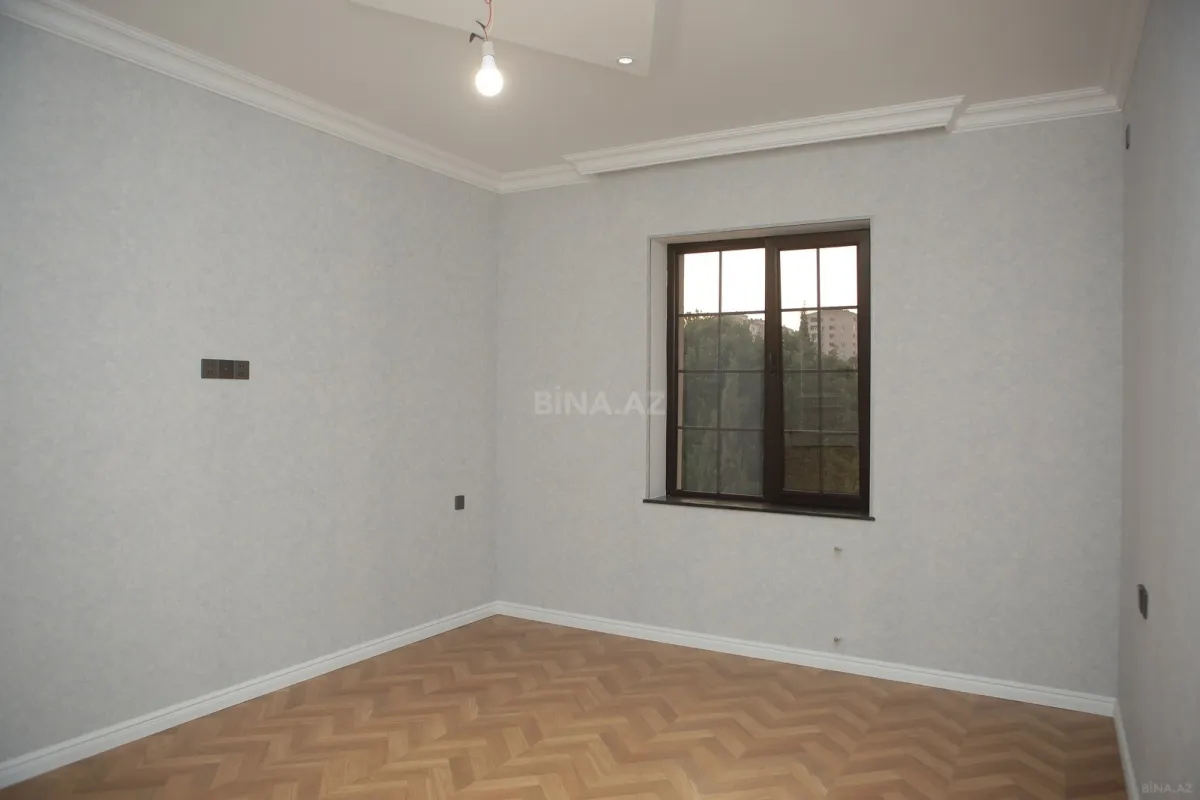 Satılır 6 otaqlı həyət evi 375 m²