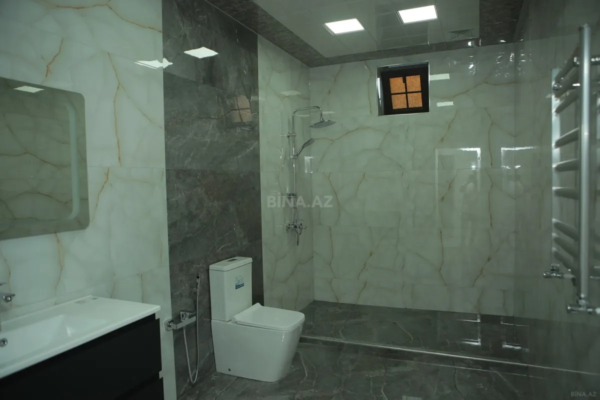 Satılır 6 otaqlı həyət evi 375 m²
