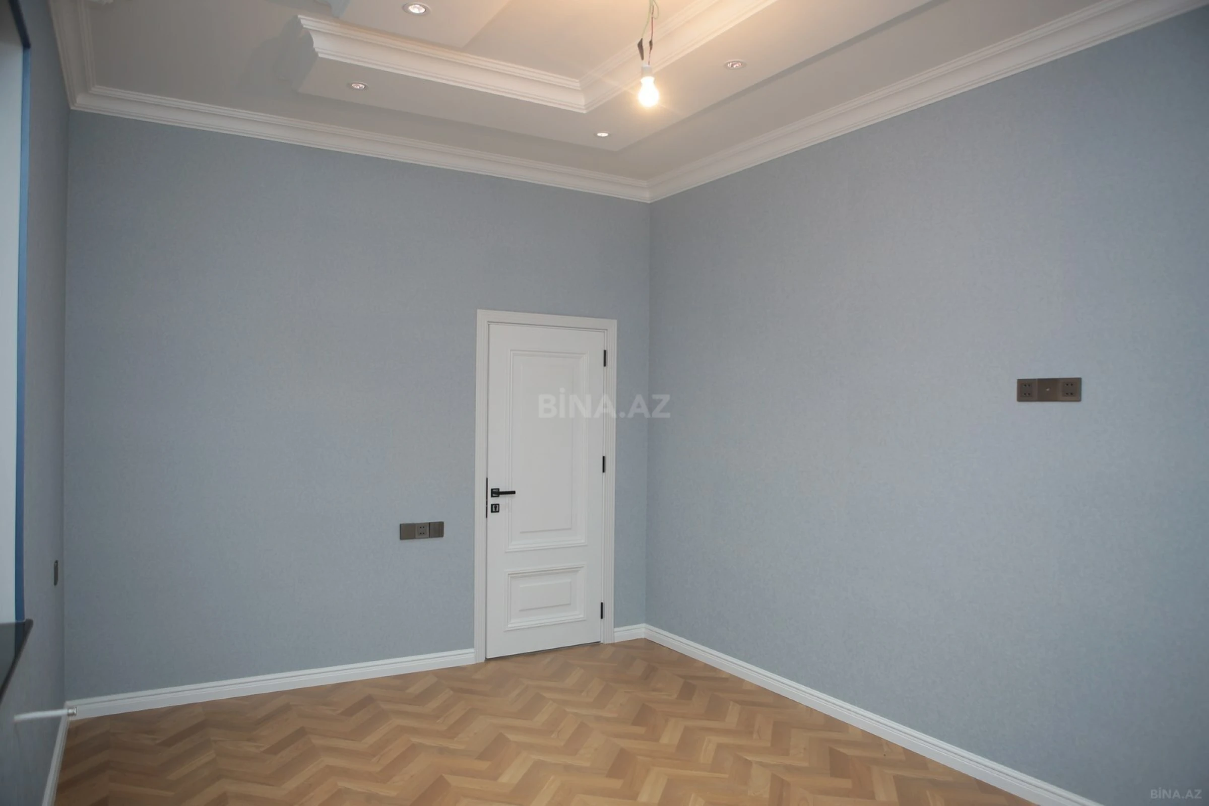Satılır 6 otaqlı həyət evi 375 m²