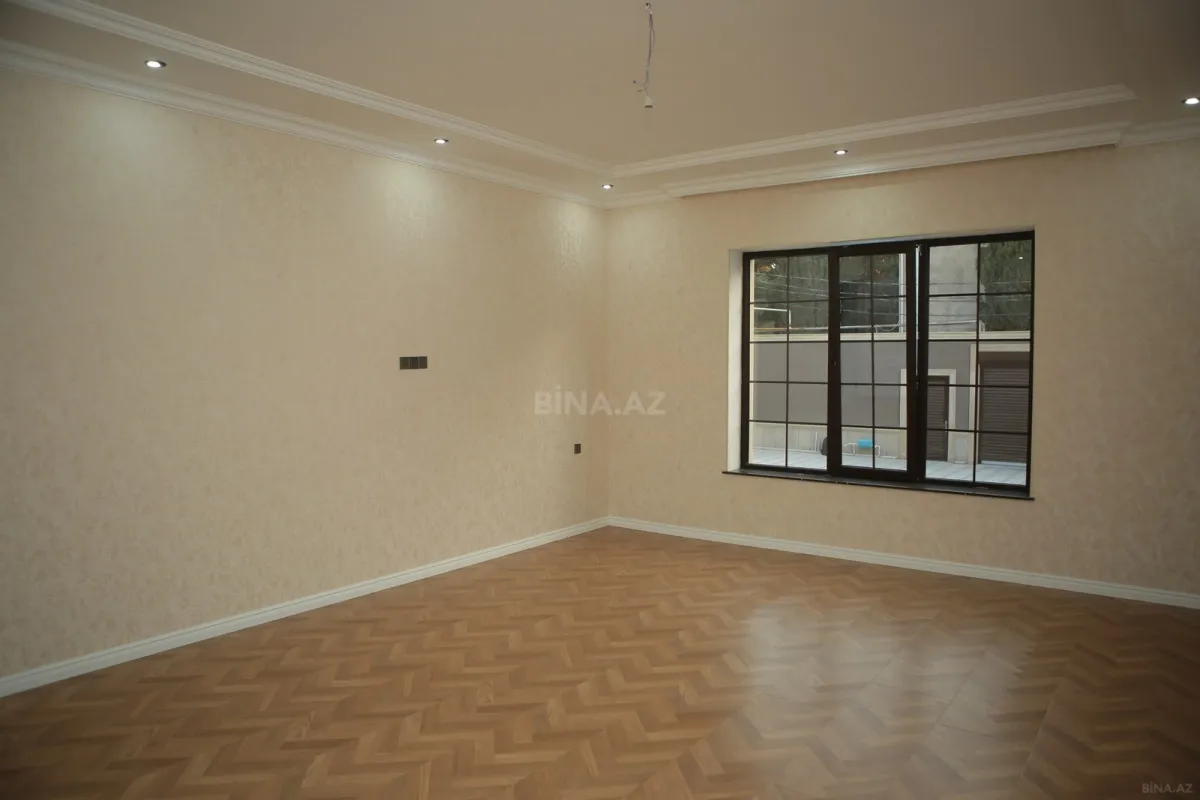 Satılır 6 otaqlı həyət evi 375 m²