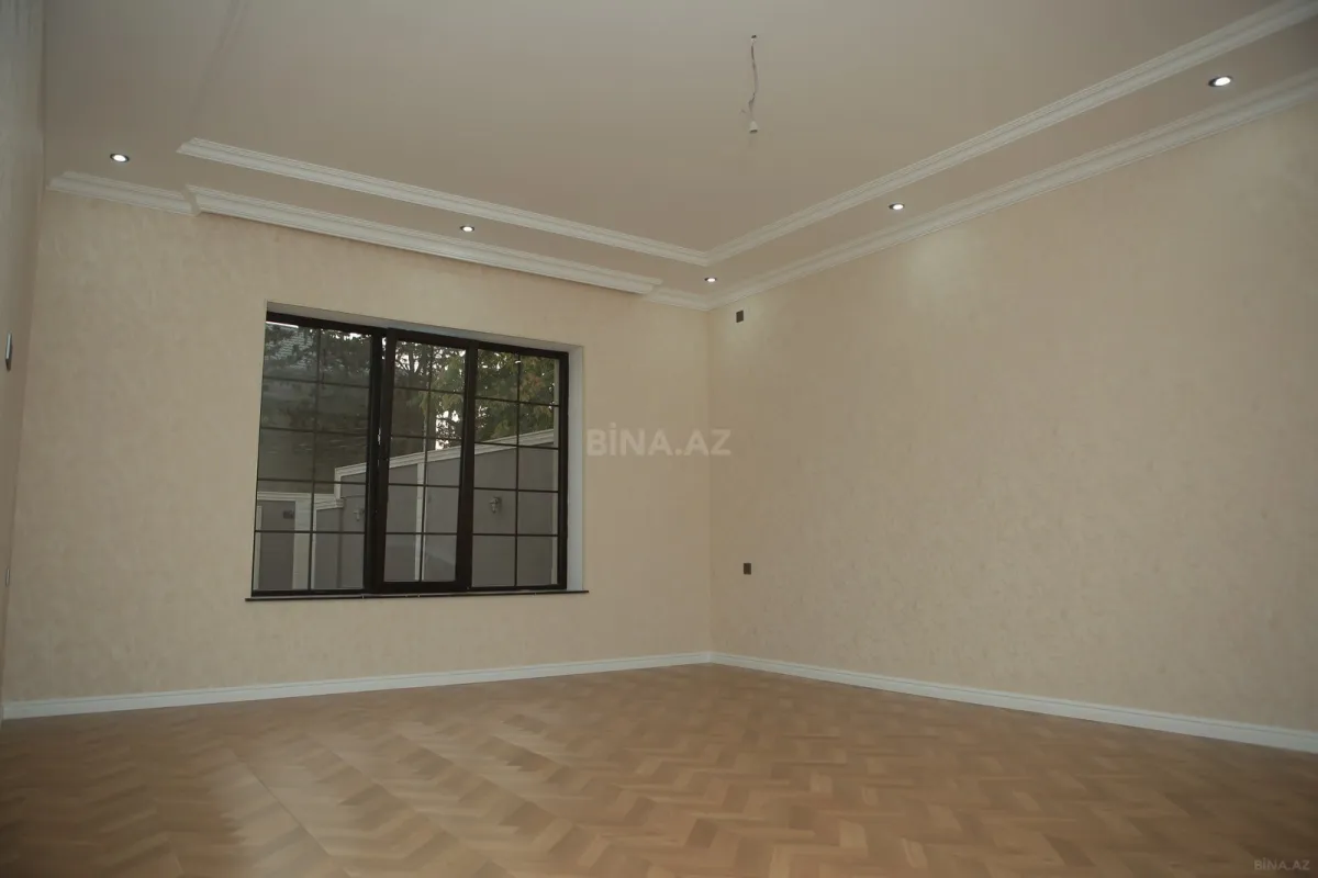 Satılır 6 otaqlı həyət evi 375 m²
