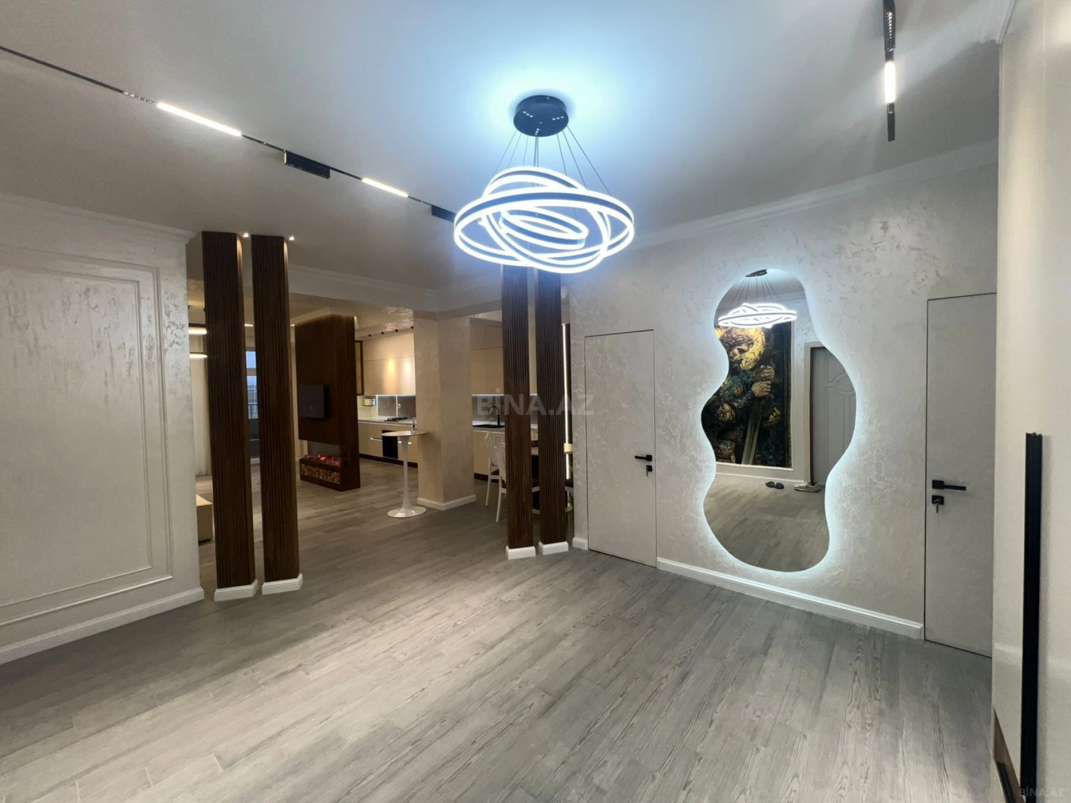 Kirayə verilir 3 otaqlı mənzil 130 m²