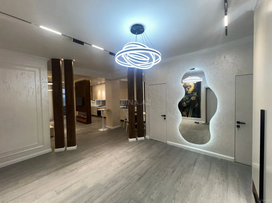 Kirayə verilir 3 otaqlı mənzil 130 m²