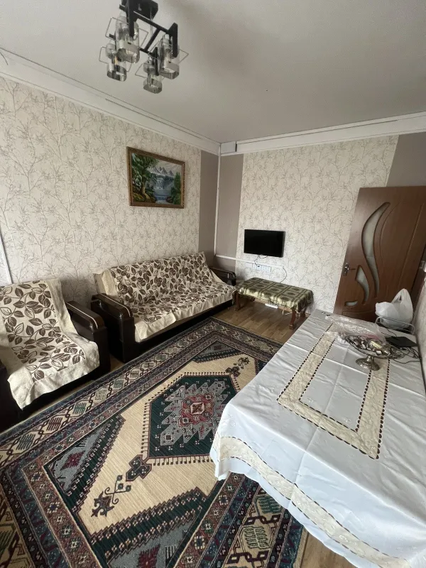 Kirayə verilir 2 otaqlı mənzil 45 m²