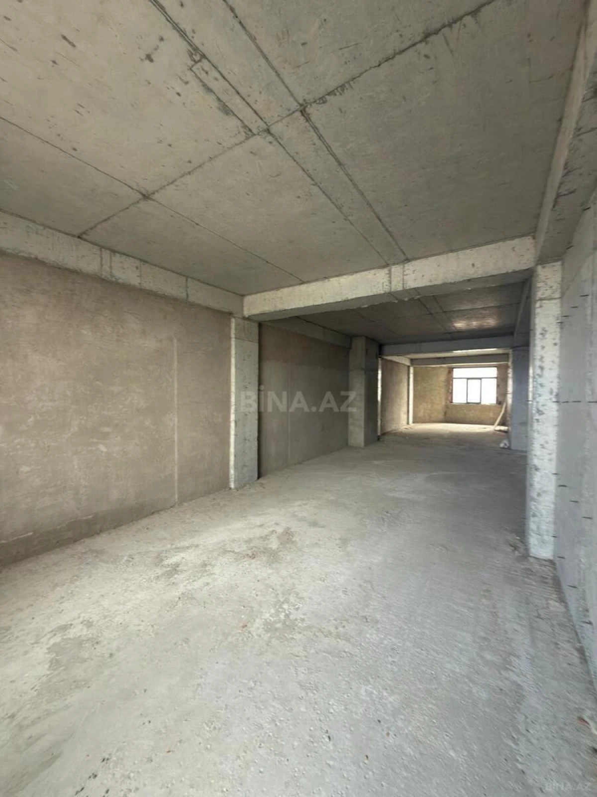 Satılır 3 otaqlı mənzil 141 m²