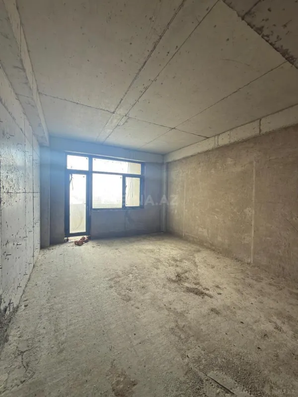 Satılır 3 otaqlı mənzil 141 m²