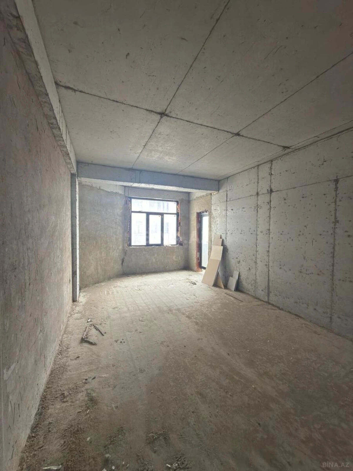 Satılır 3 otaqlı mənzil 141 m²