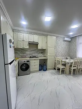 Kirayə verilir 2 otaqlı mənzil 75 m²