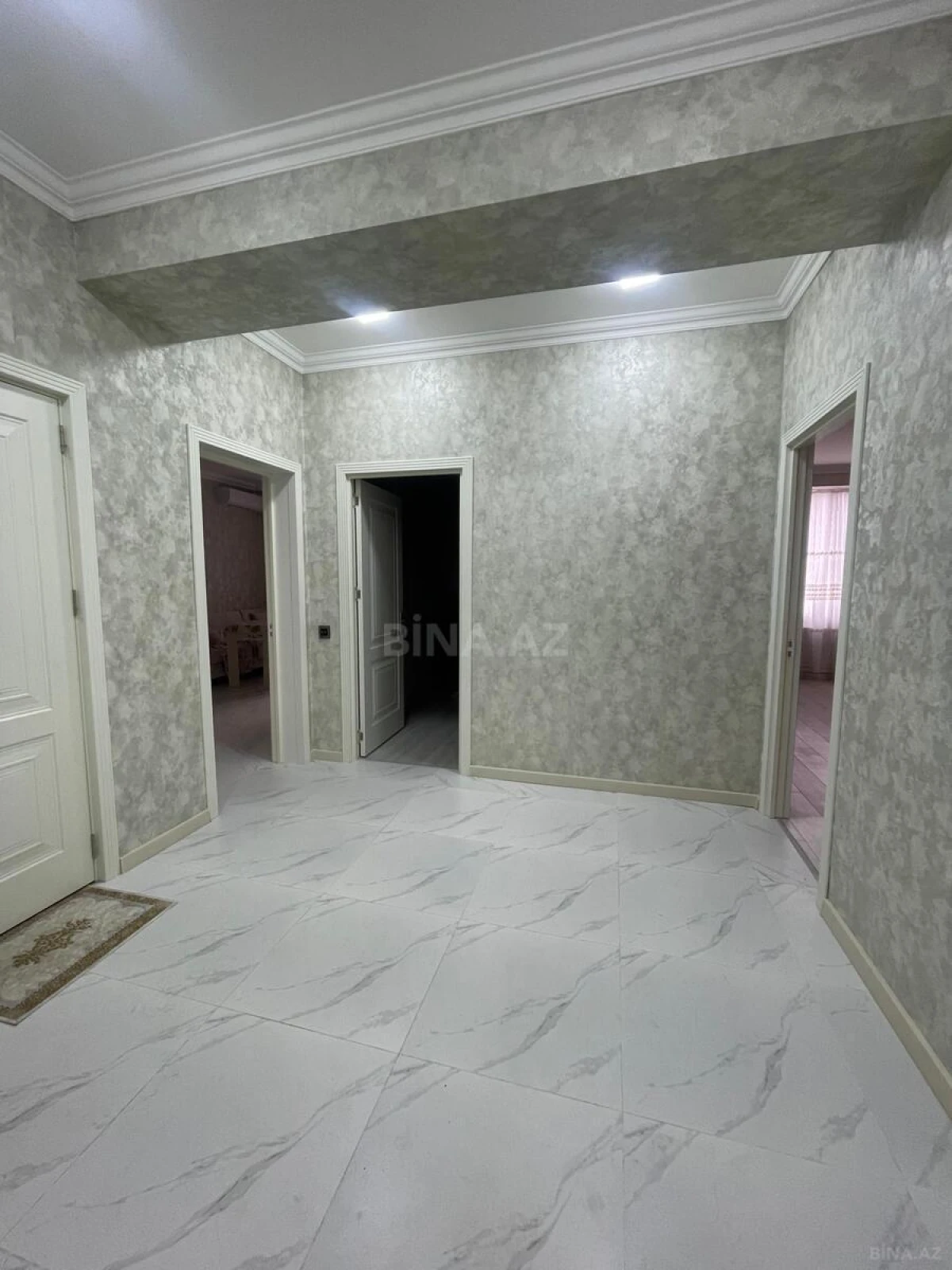Kirayə verilir 2 otaqlı mənzil 75 m²