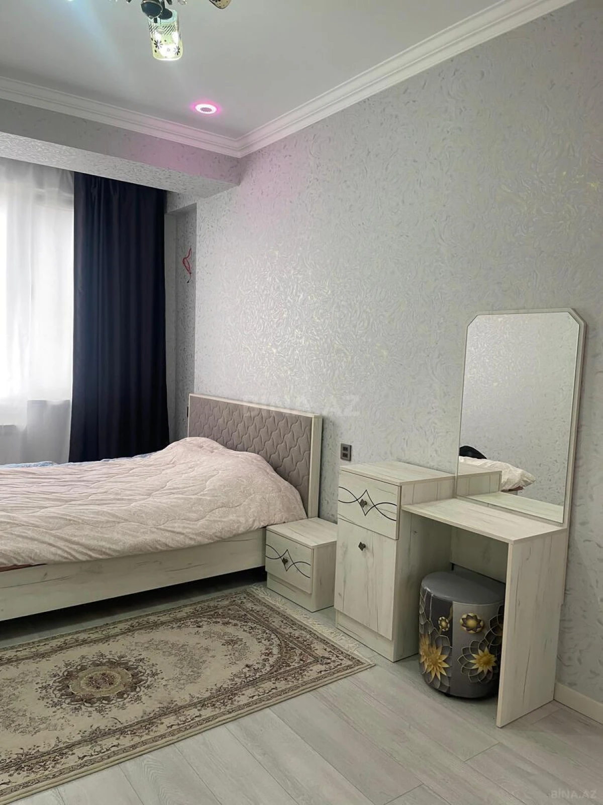 Kirayə verilir 2 otaqlı mənzil 75 m²