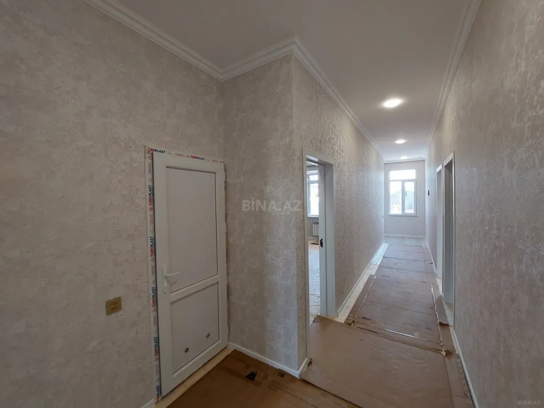 Satılır 6 otaqlı həyət evi 200 m²