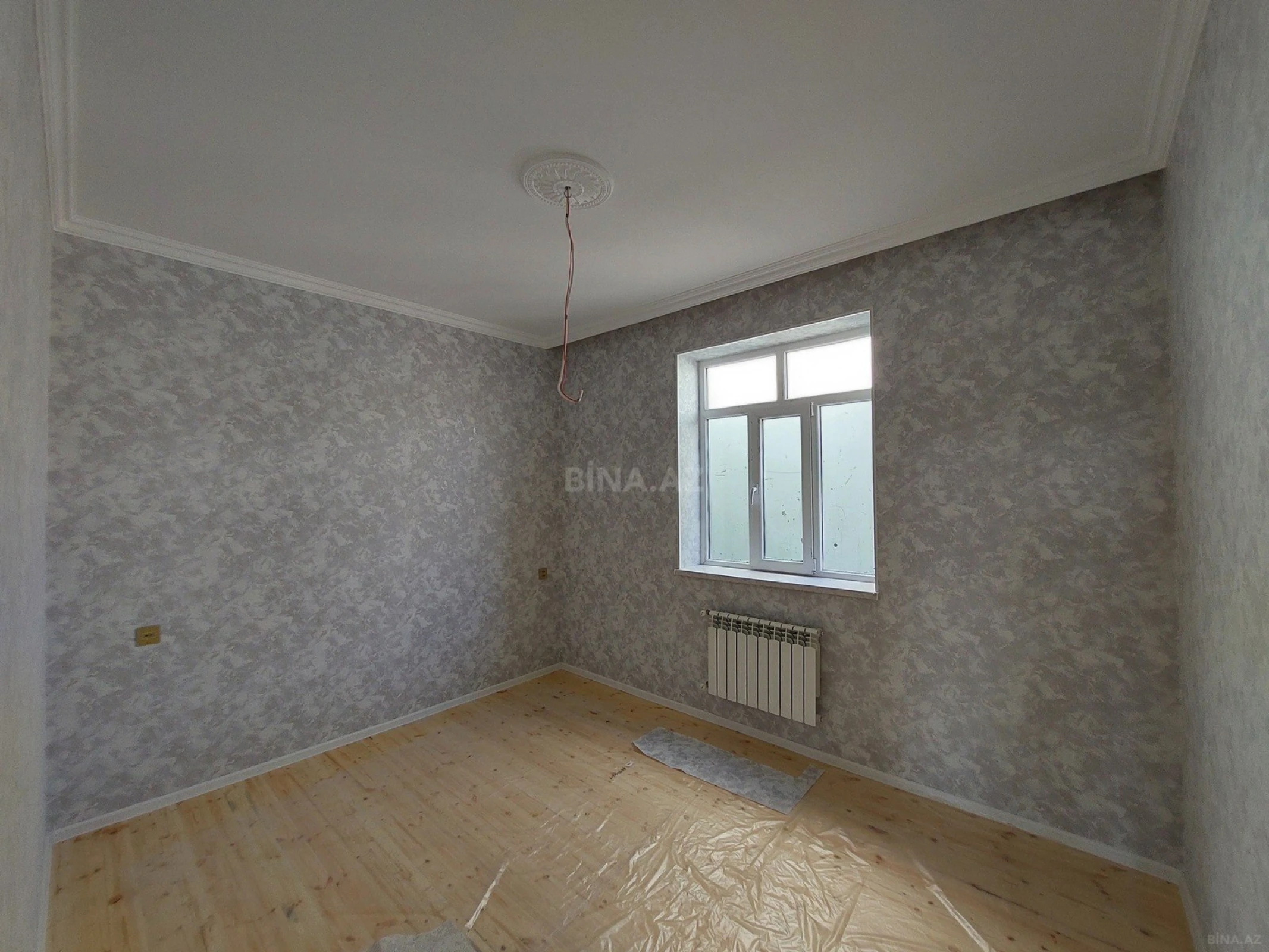 Satılır 6 otaqlı həyət evi 200 m²