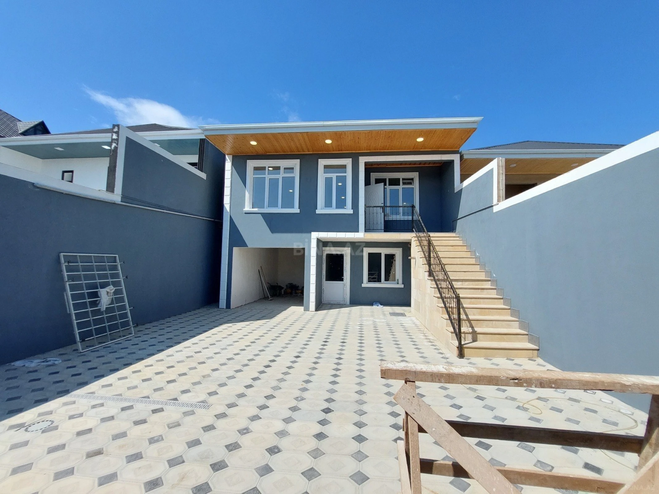 Satılır 6 otaqlı həyət evi 200 m²