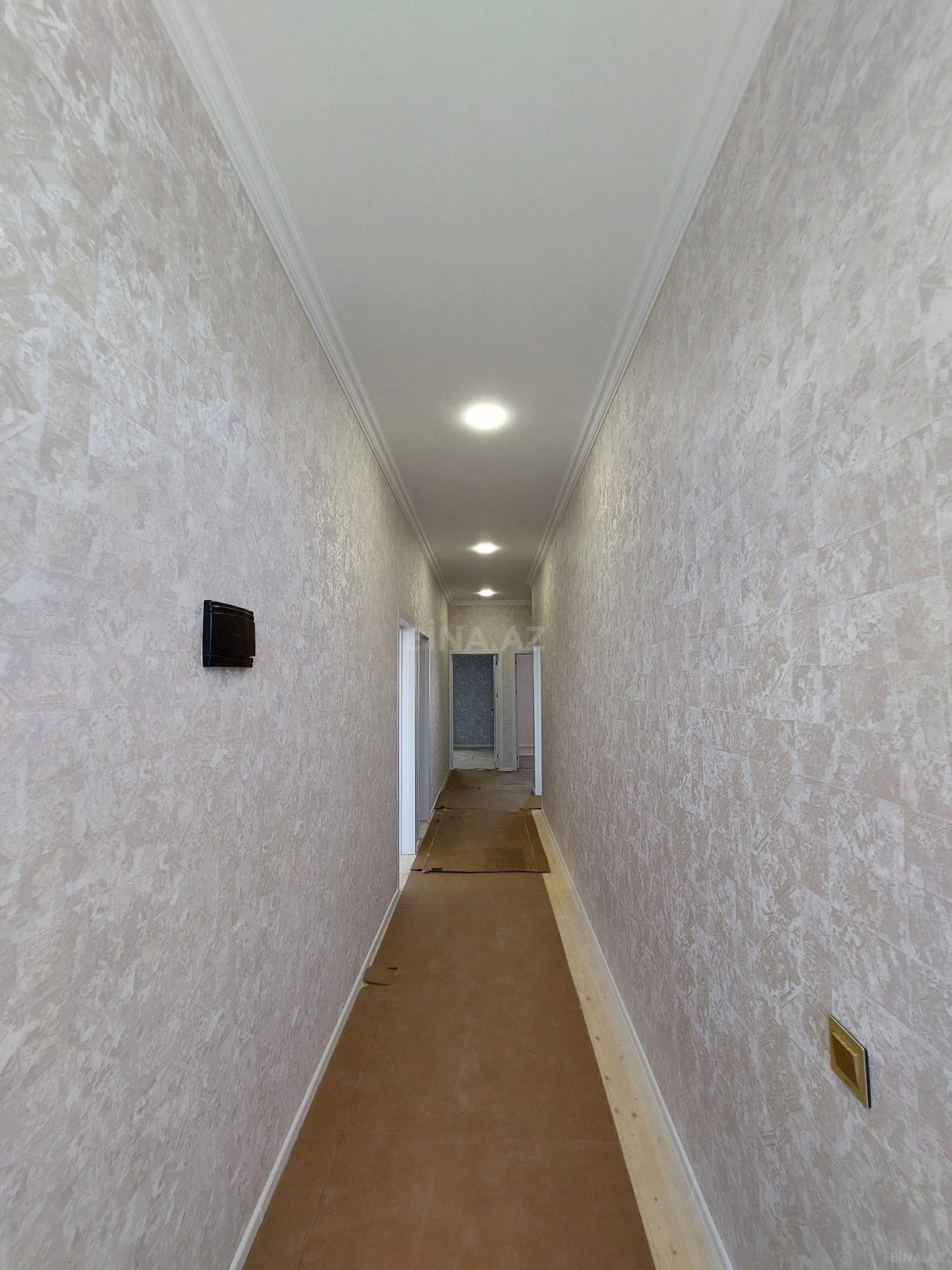 Satılır 6 otaqlı həyət evi 200 m²