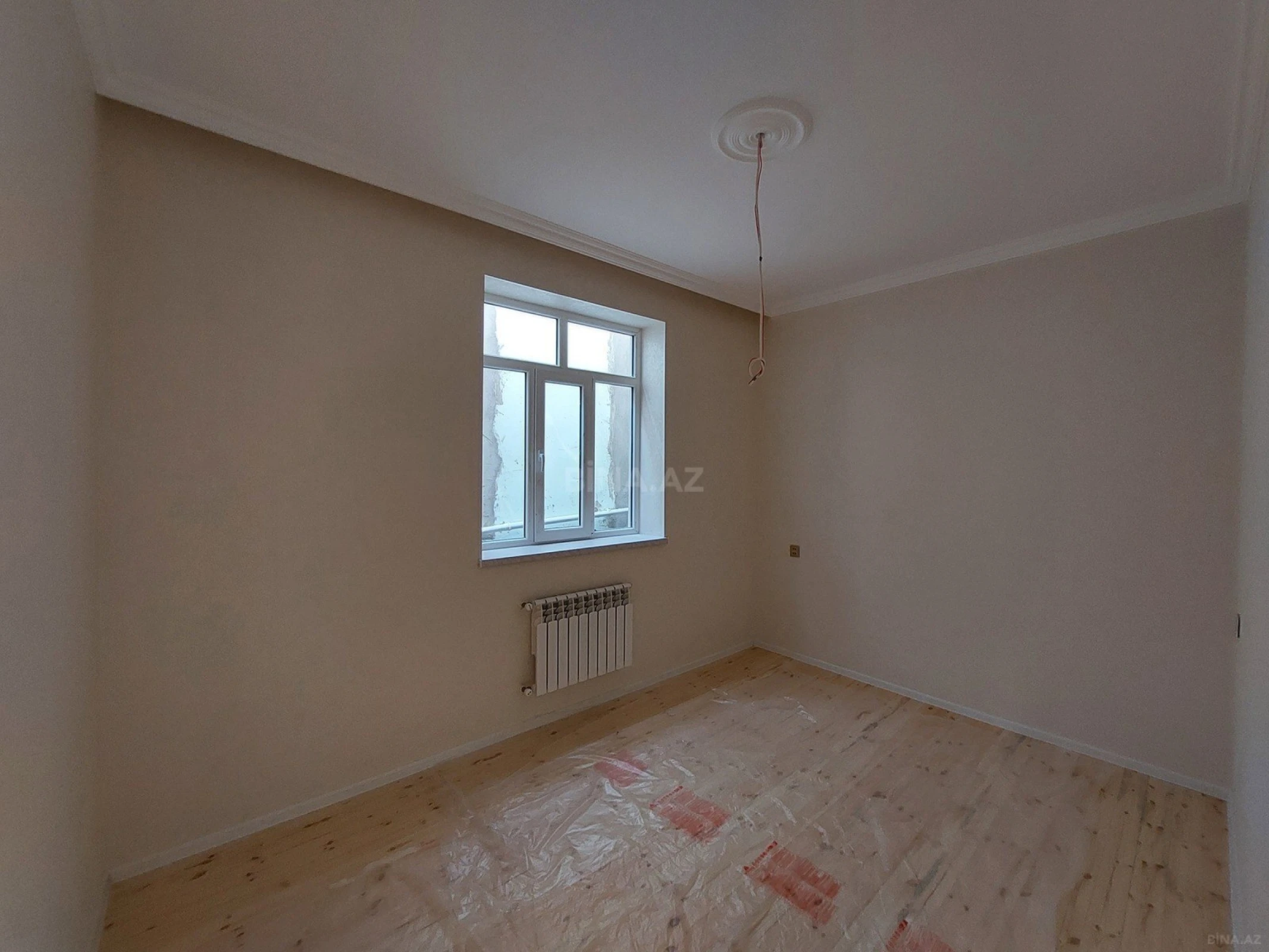 Satılır 6 otaqlı həyət evi 200 m²