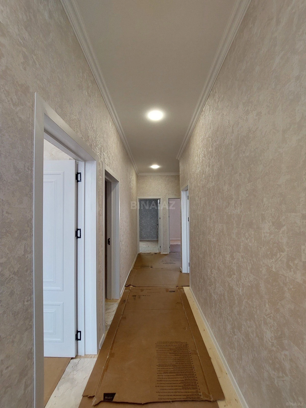 Satılır 6 otaqlı həyət evi 200 m²