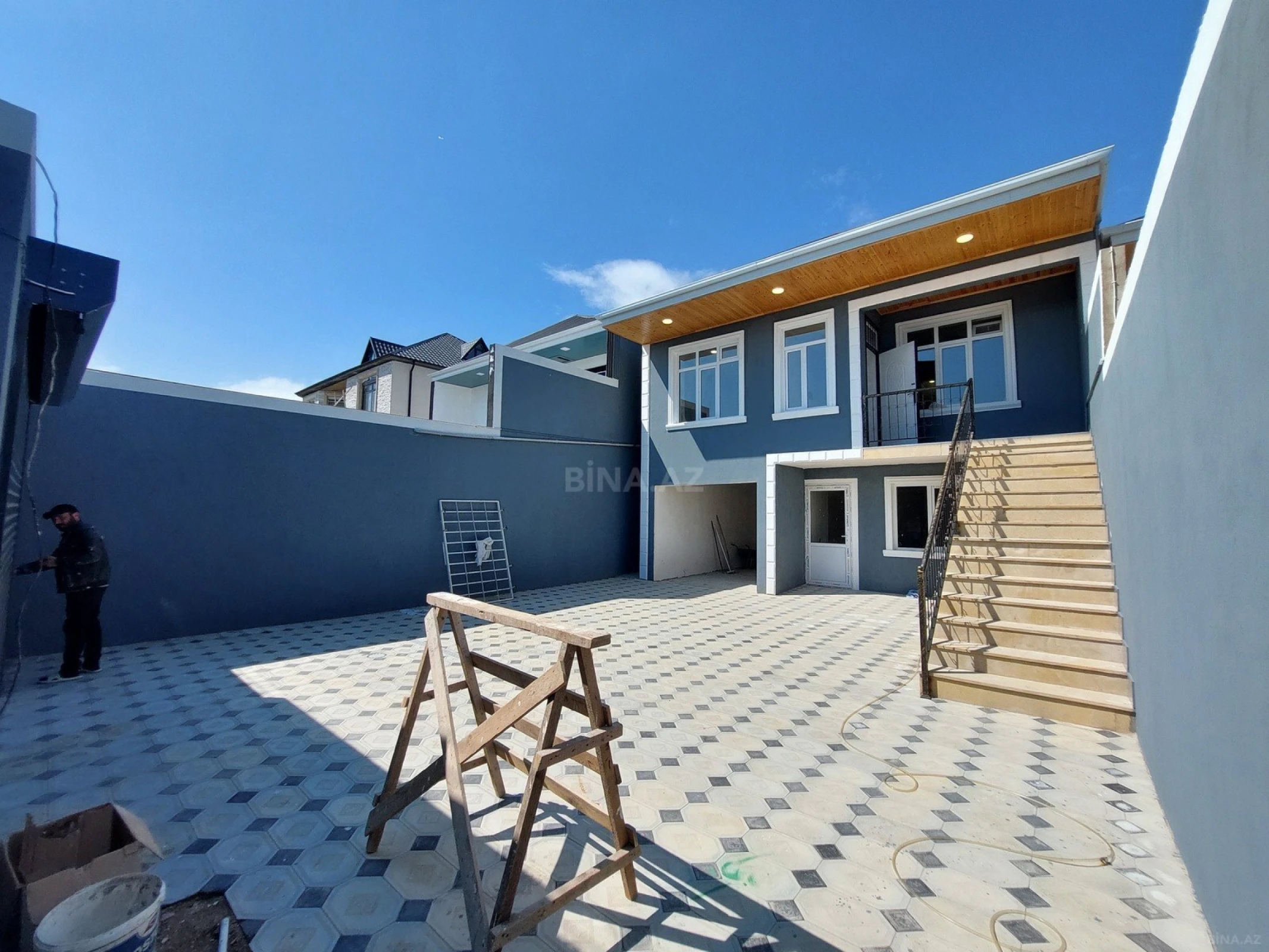 Satılır 6 otaqlı həyət evi 200 m²