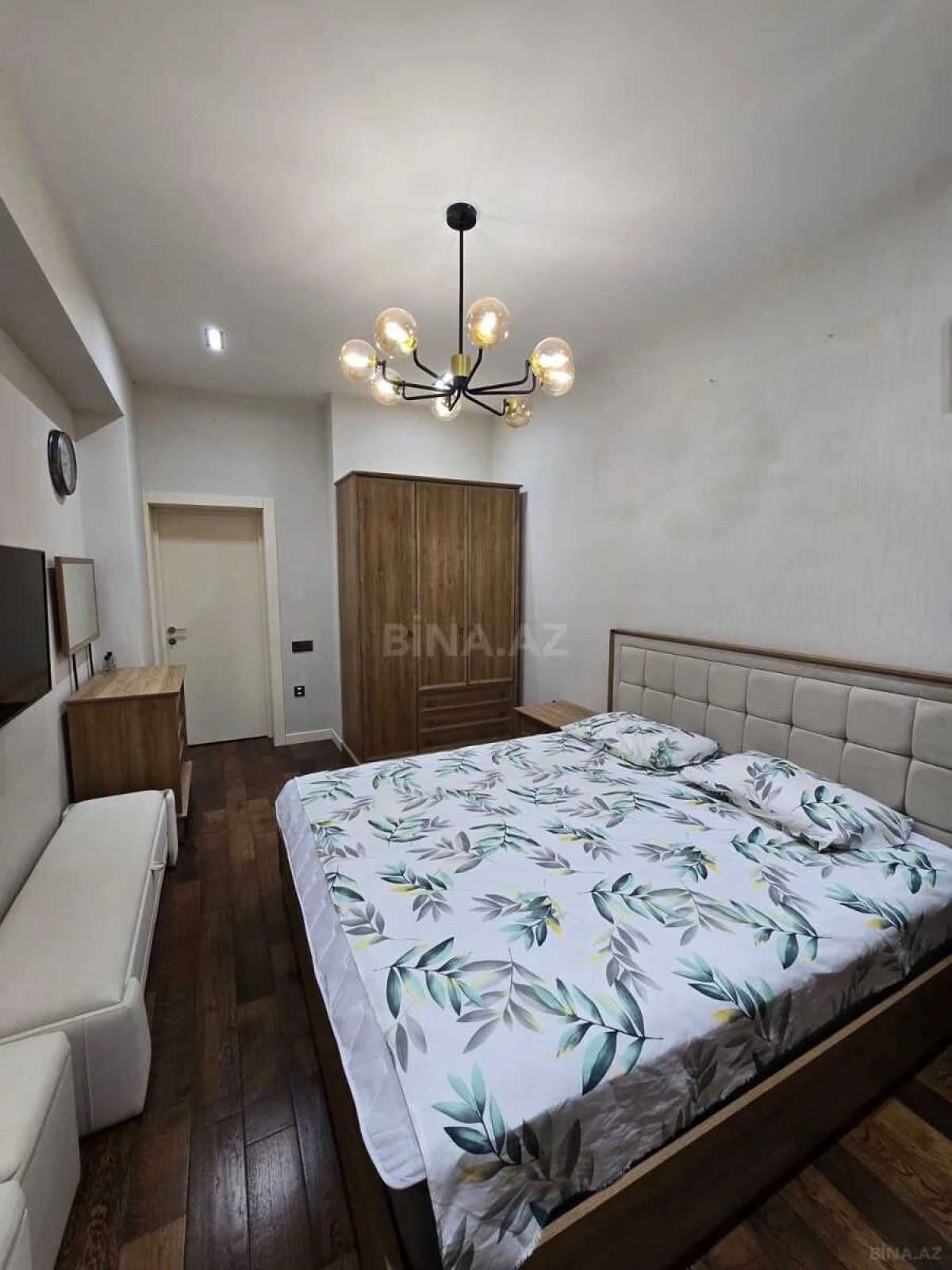 Kirayə verilir 3 otaqlı mənzil 150 m²