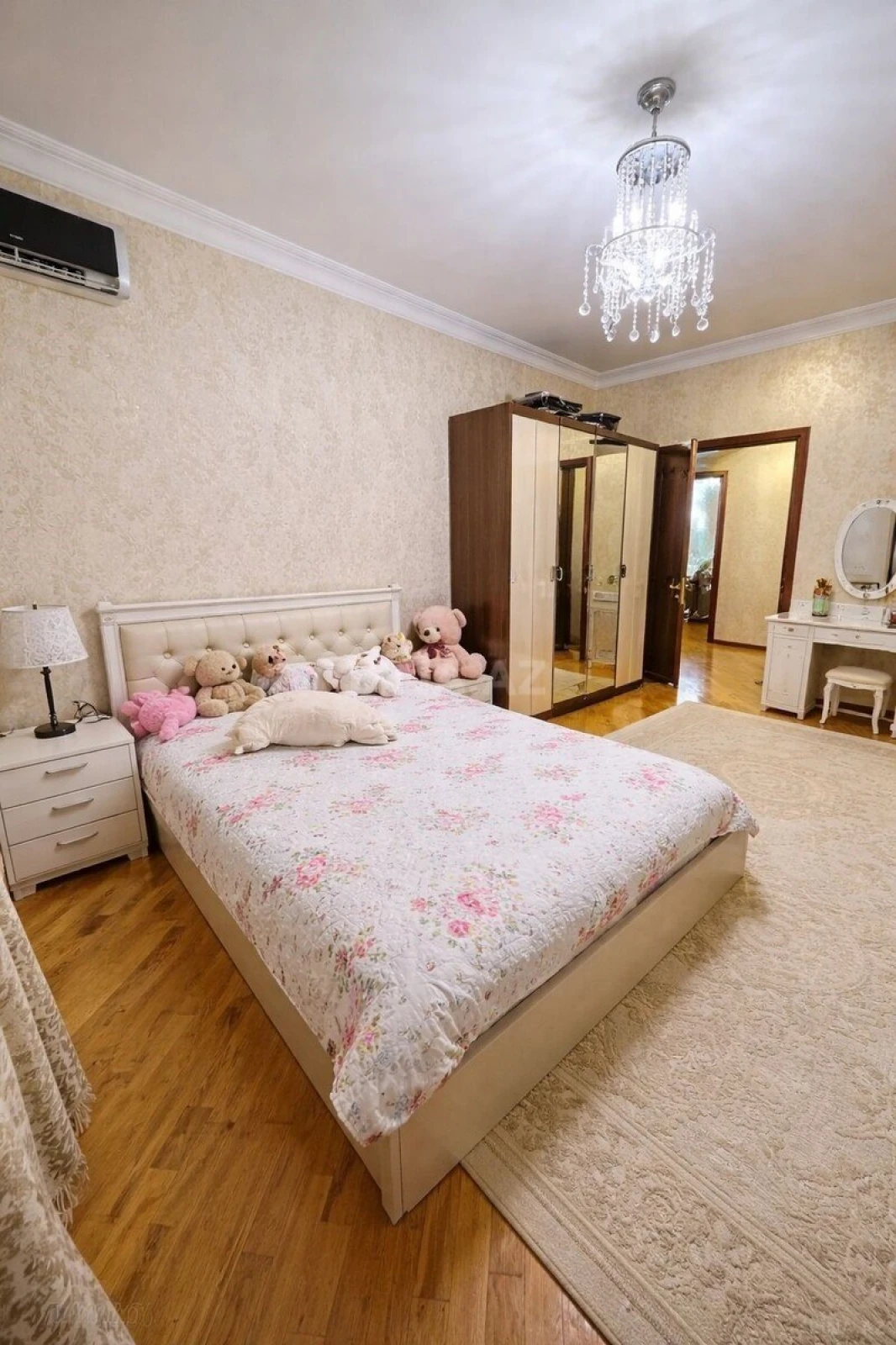 Kirayə verilir 3 otaqlı mənzil 145 m²