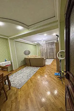 Kirayə verilir 3 otaqlı mənzil 145 m²