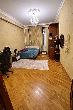 Kirayə verilir 3 otaqlı mənzil 145 m²