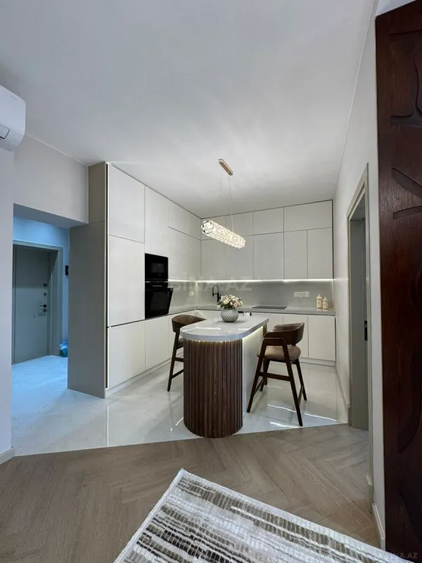 Satılır 2 otaqlı mənzil 68 m²