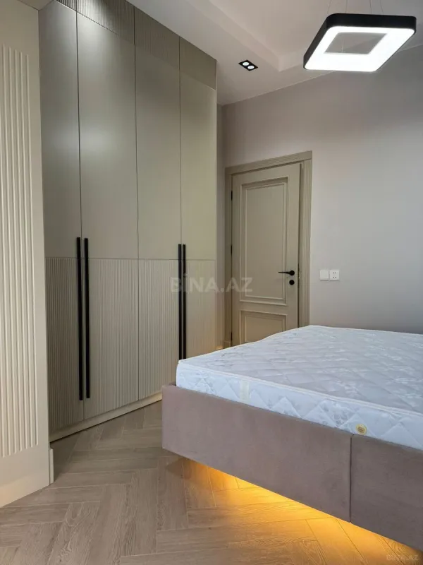 Satılır 2 otaqlı mənzil 68 m²