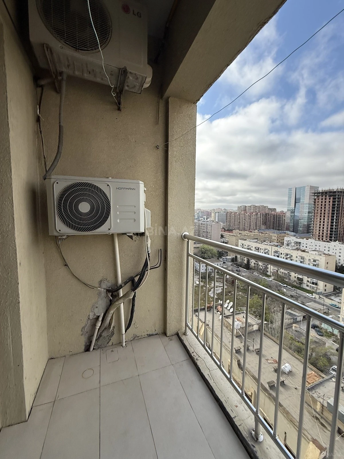 Satılır 3 otaqlı mənzil 61 m²