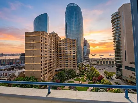 Satılır obyekt 650 m² — Bakı 650.00 m²