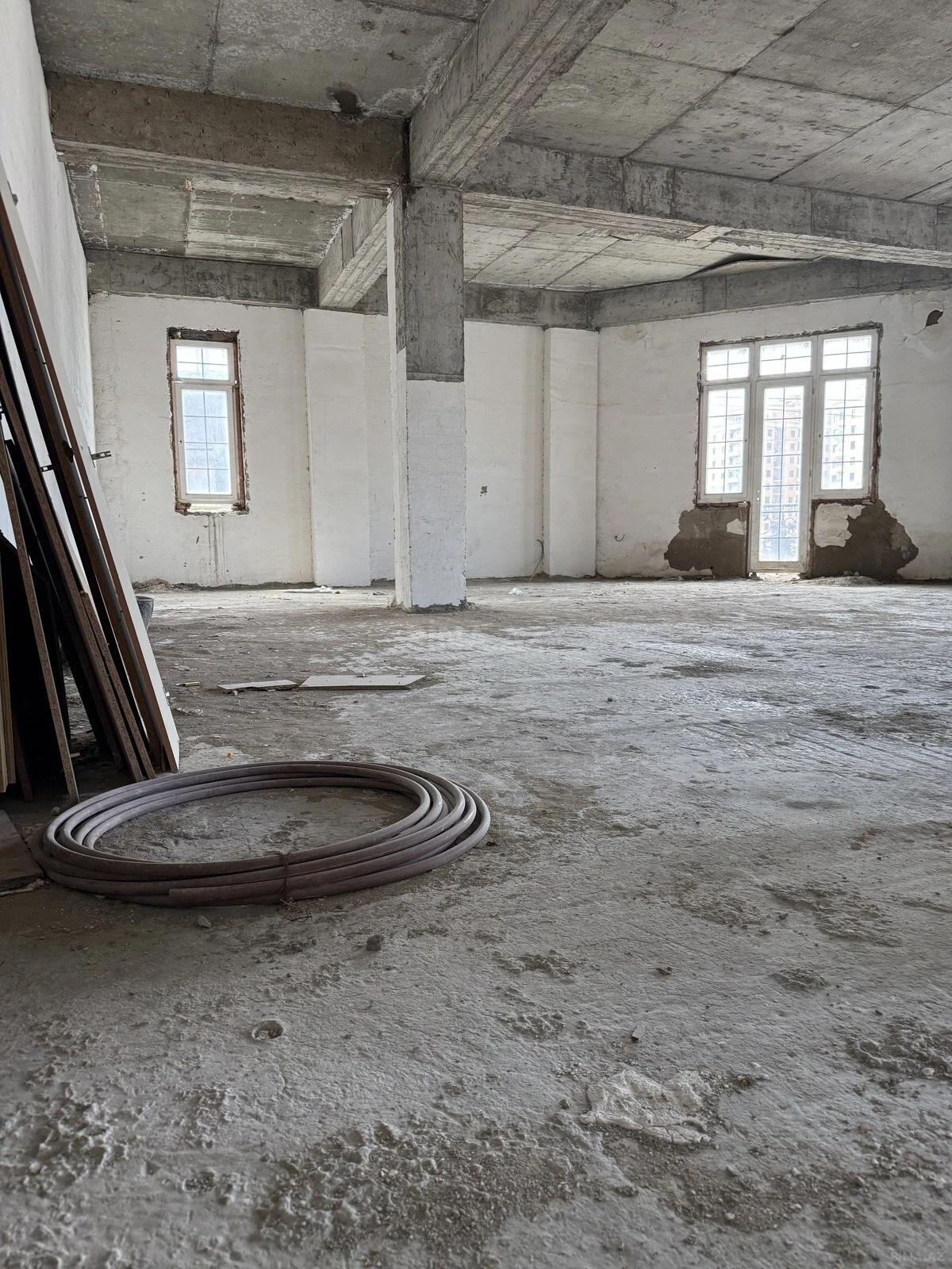 Satılır 3 otaqlı mənzil 150 m²