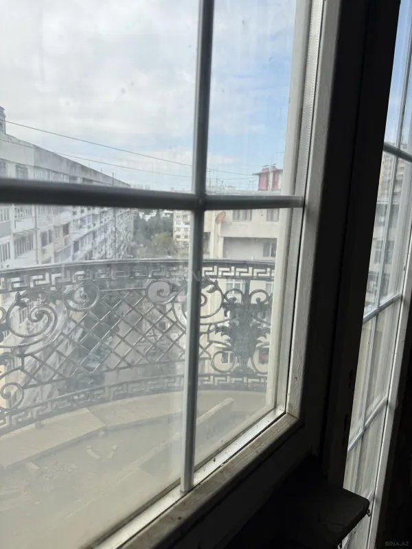 Satılır 3 otaqlı mənzil 150 m²