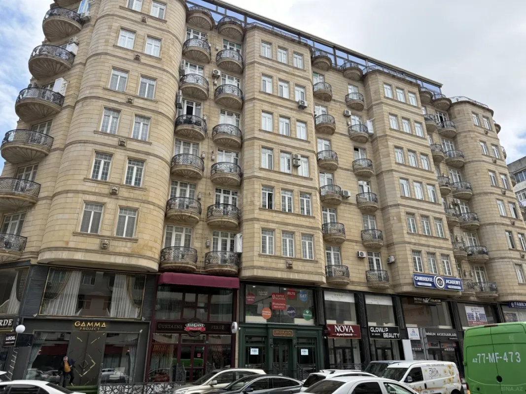 Satılır 3 otaqlı mənzil 150 m²