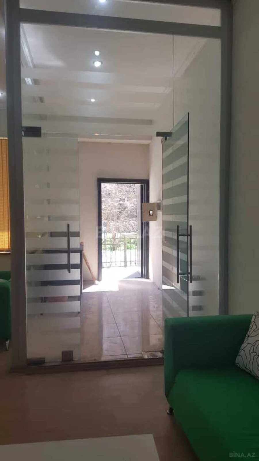 Kirayə verilir obyekt 250 m²