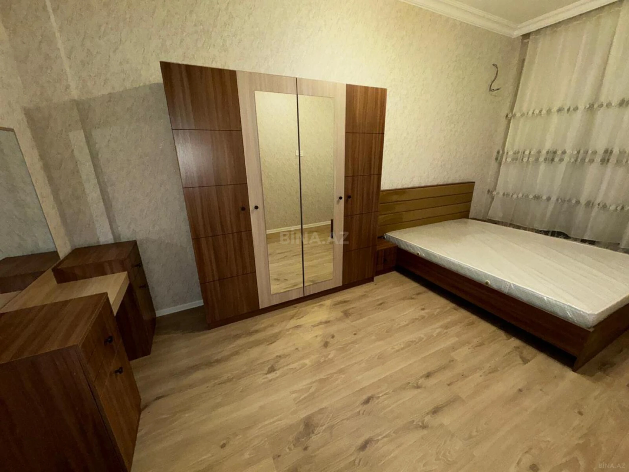 Kirayə verilir 2 otaqlı mənzil 70 m²