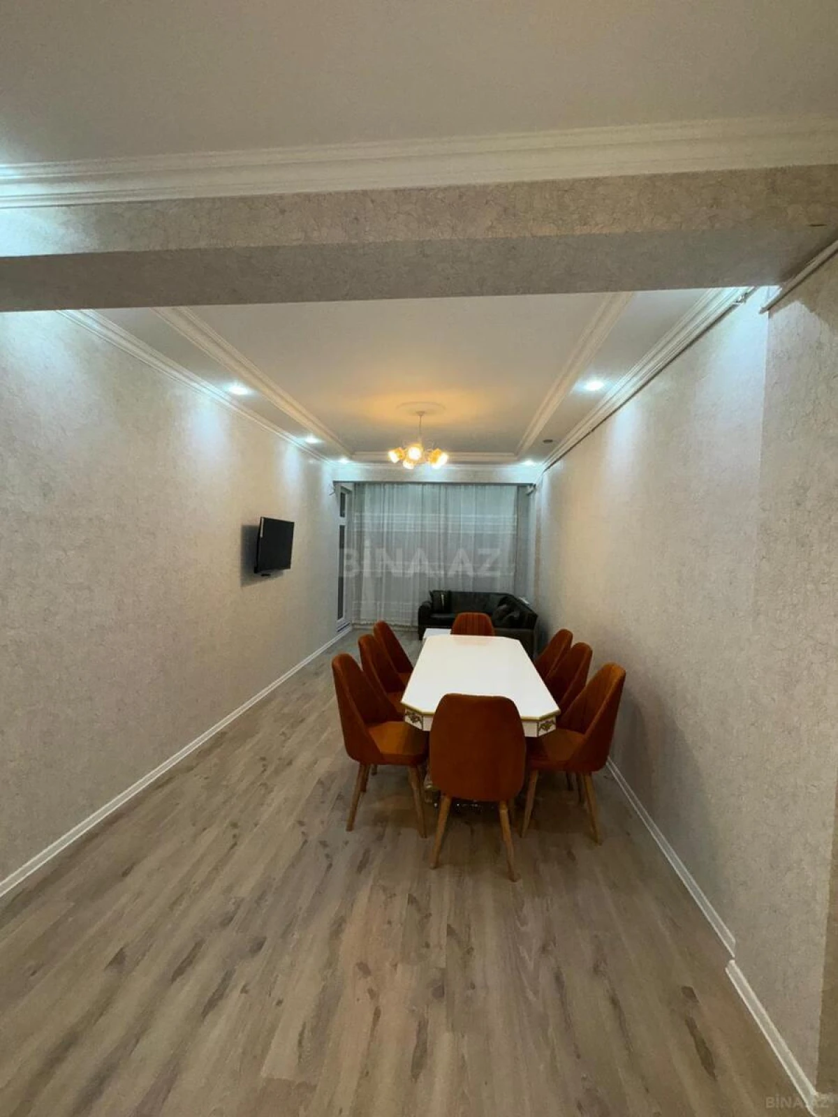 Kirayə verilir 2 otaqlı mənzil 70 m²