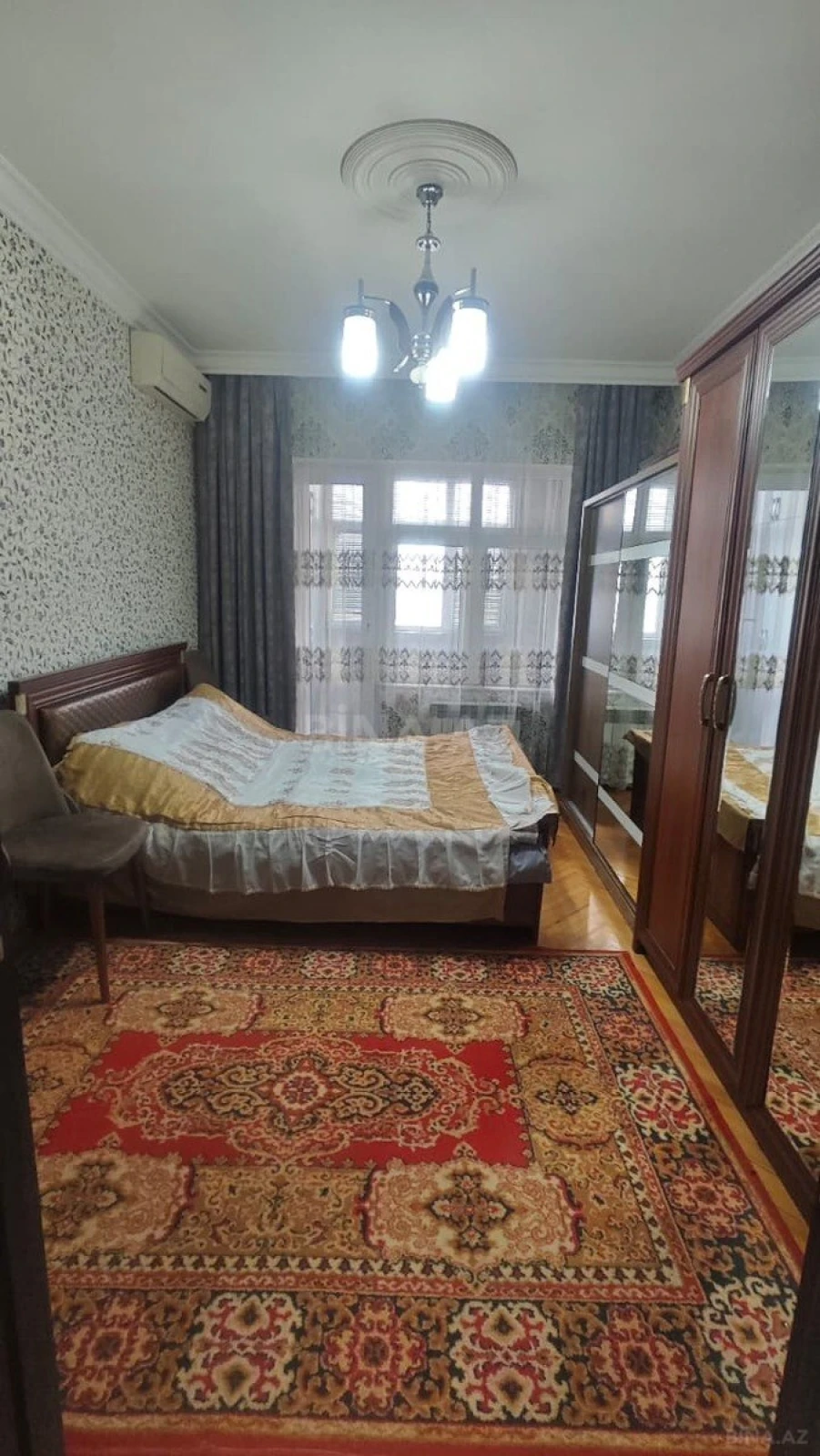 Satılır 5 otaqlı mənzil 120 m²