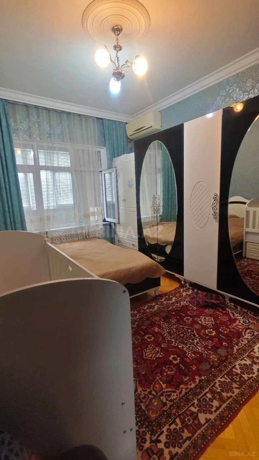 Satılır 5 otaqlı mənzil 120 m²