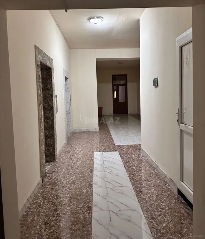 Satılır 3 otaqlı mənzil 127 m²