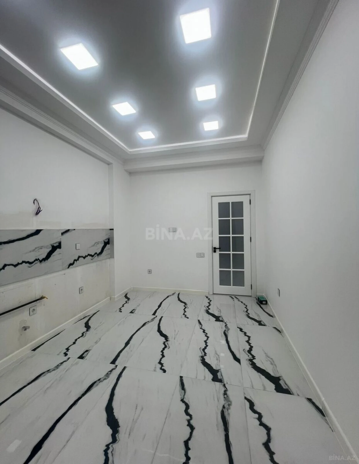 Satılır 3 otaqlı mənzil 127 m²