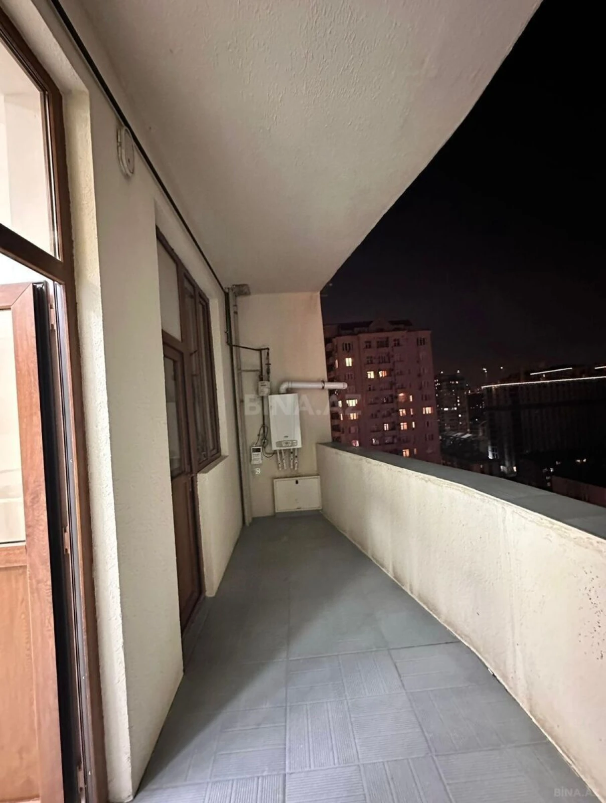 Satılır 3 otaqlı mənzil 127 m²