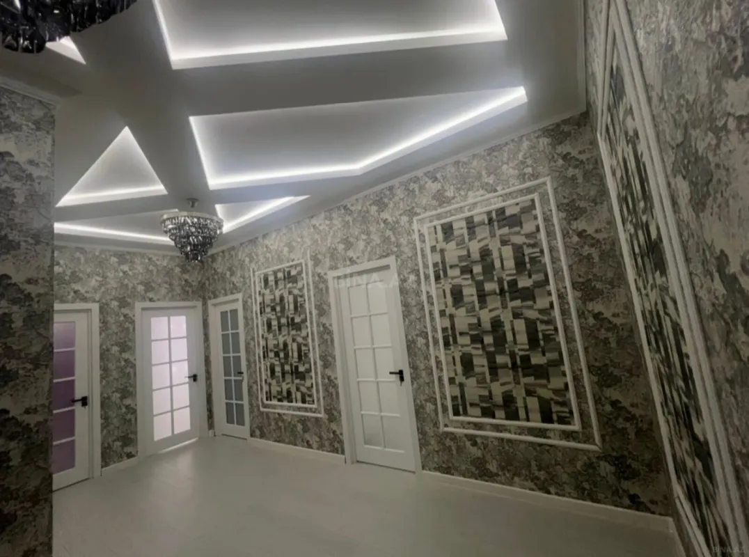 Satılır 3 otaqlı mənzil 127 m²