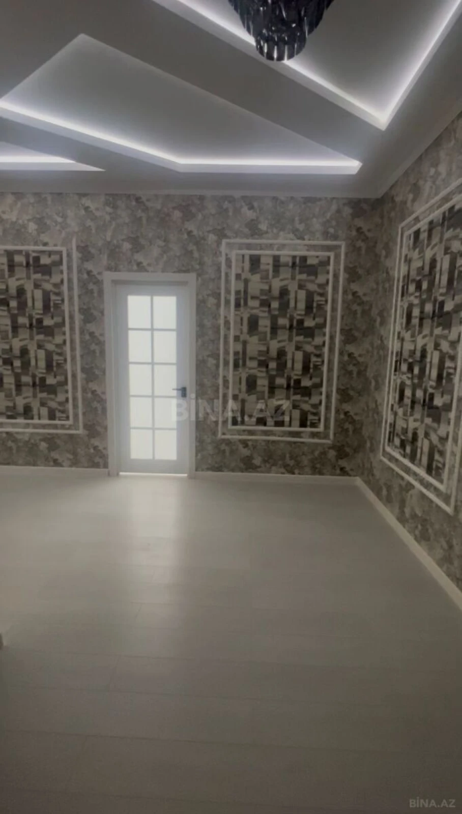 Satılır 3 otaqlı mənzil 127 m²