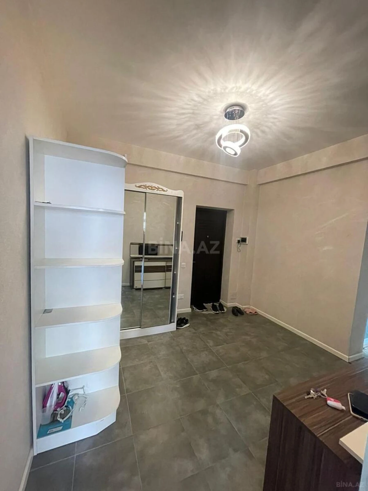 Kirayə verilir 2 otaqlı mənzil 100 m²