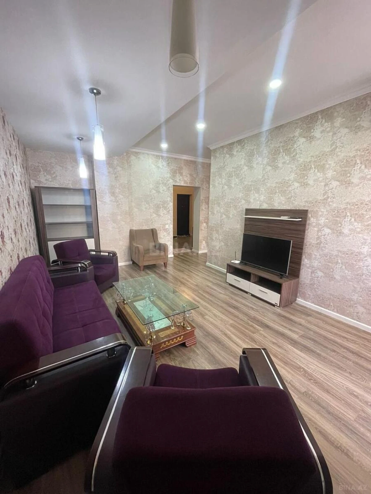 Kirayə verilir 2 otaqlı mənzil 100 m²