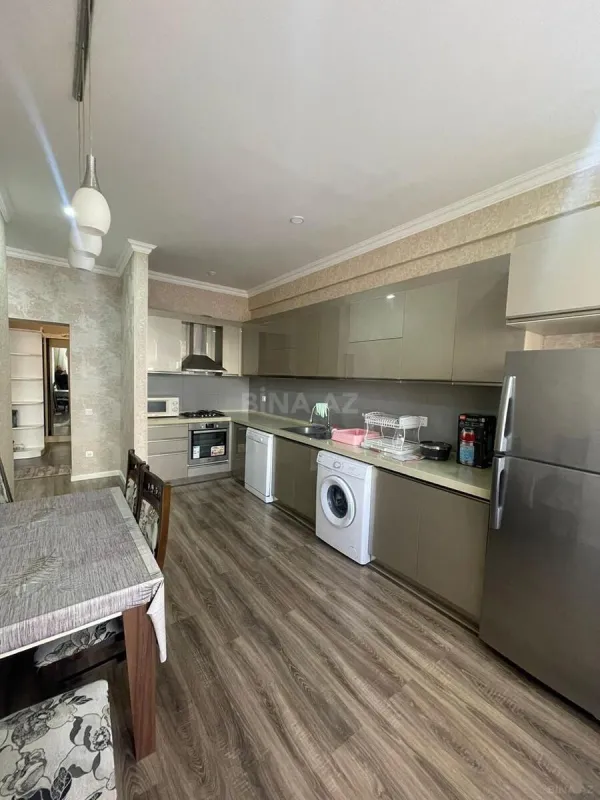 Kirayə verilir 2 otaqlı mənzil 100 m²